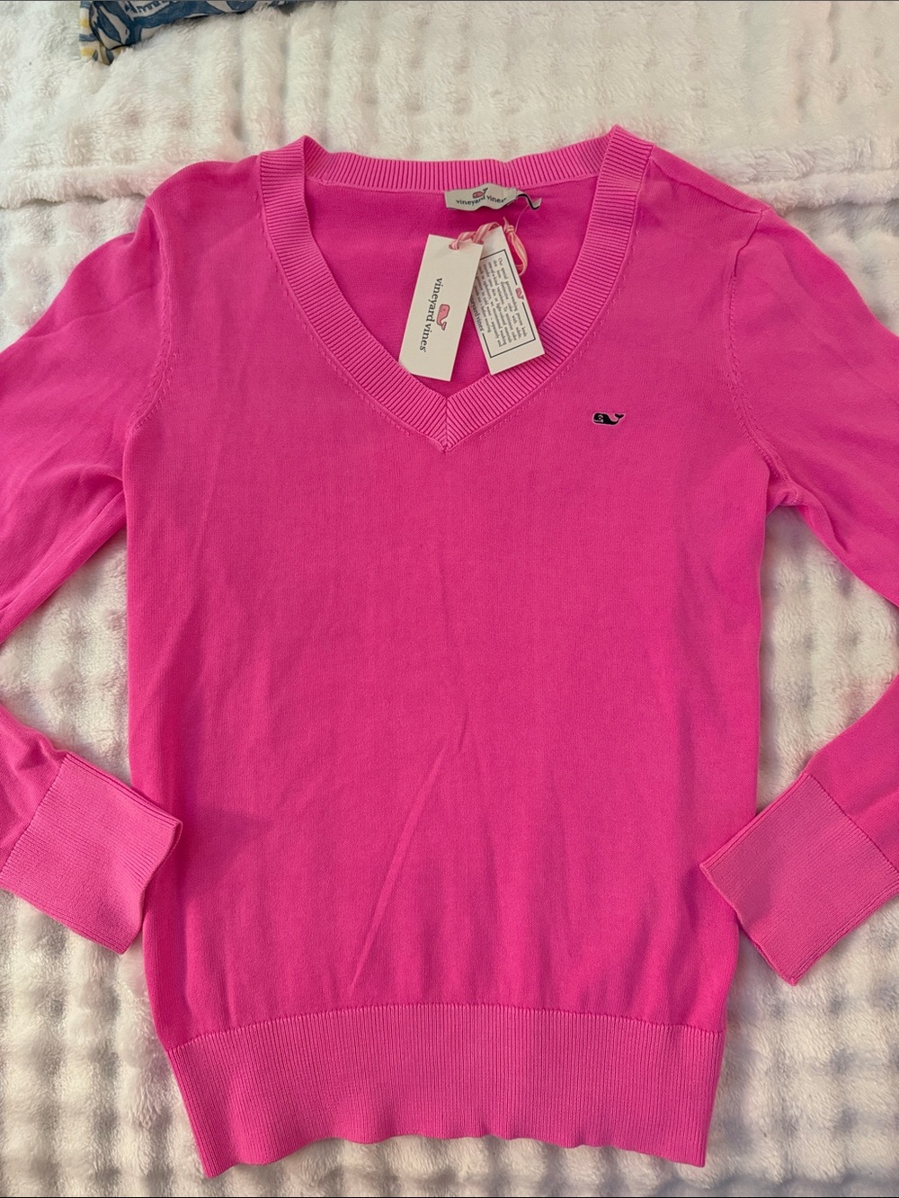 NWT Vineyard Vines HERITAGE COTTON Hot Pink V-Neck Sweater~S - Picture 9 of 13